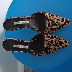 Manolo  Blahnik mules written heal leopard print calf hair.